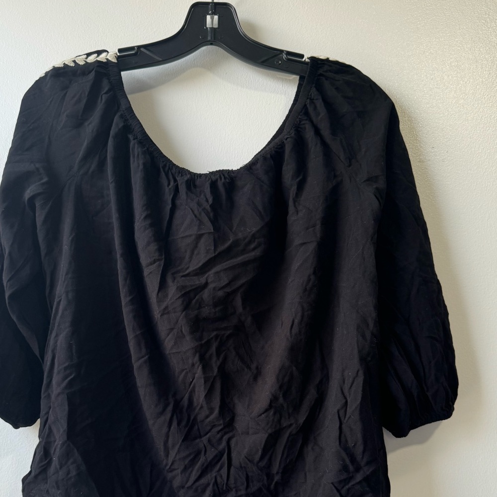 Solitaire Women’s Off the Shoulder Embroidered Top - Picture 8 of 10